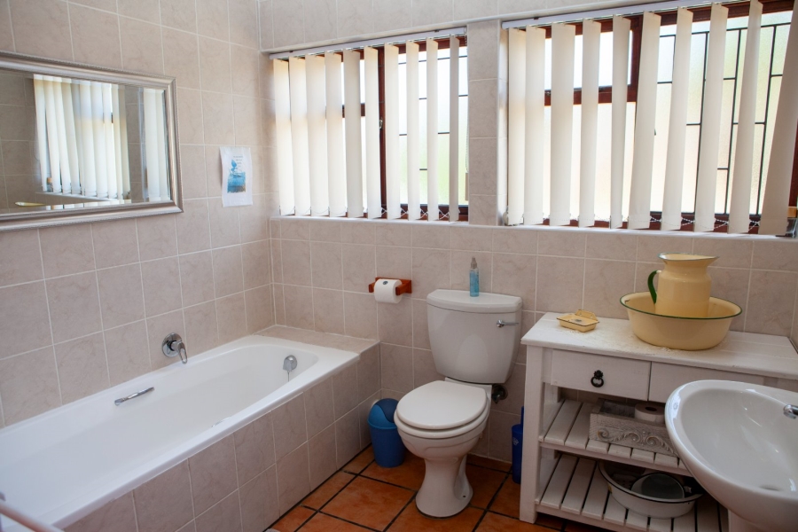 4 Bedroom Property for Sale in Southern Cross Western Cape